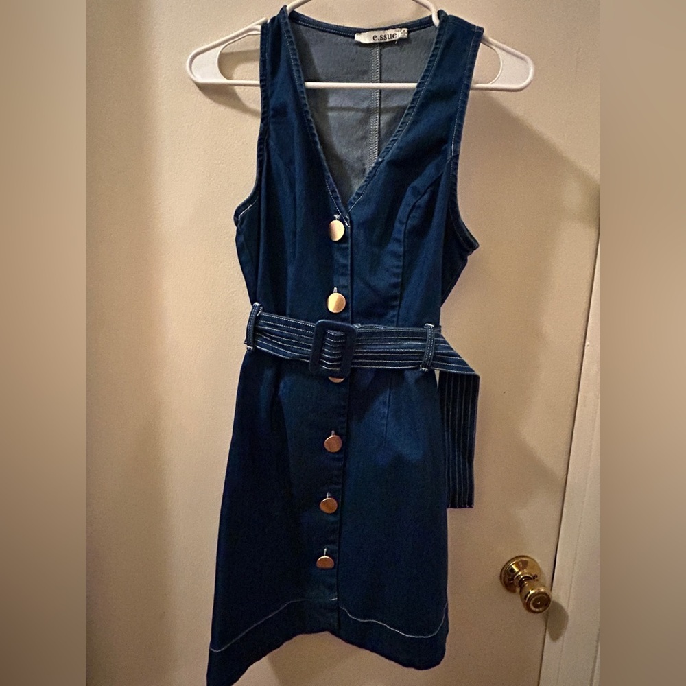 Essue Vintage Style Denim Midi Dress with Belt
